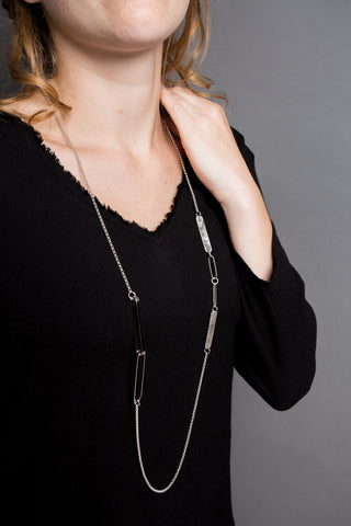 Mailys Silver and black necklace